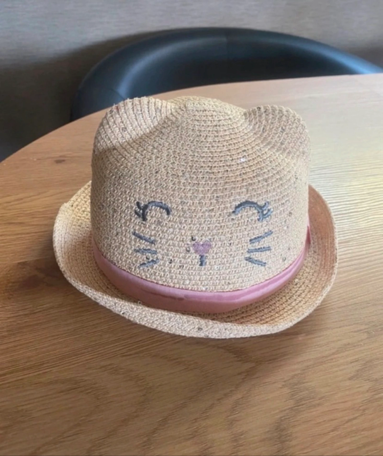 Joli chapeau fille